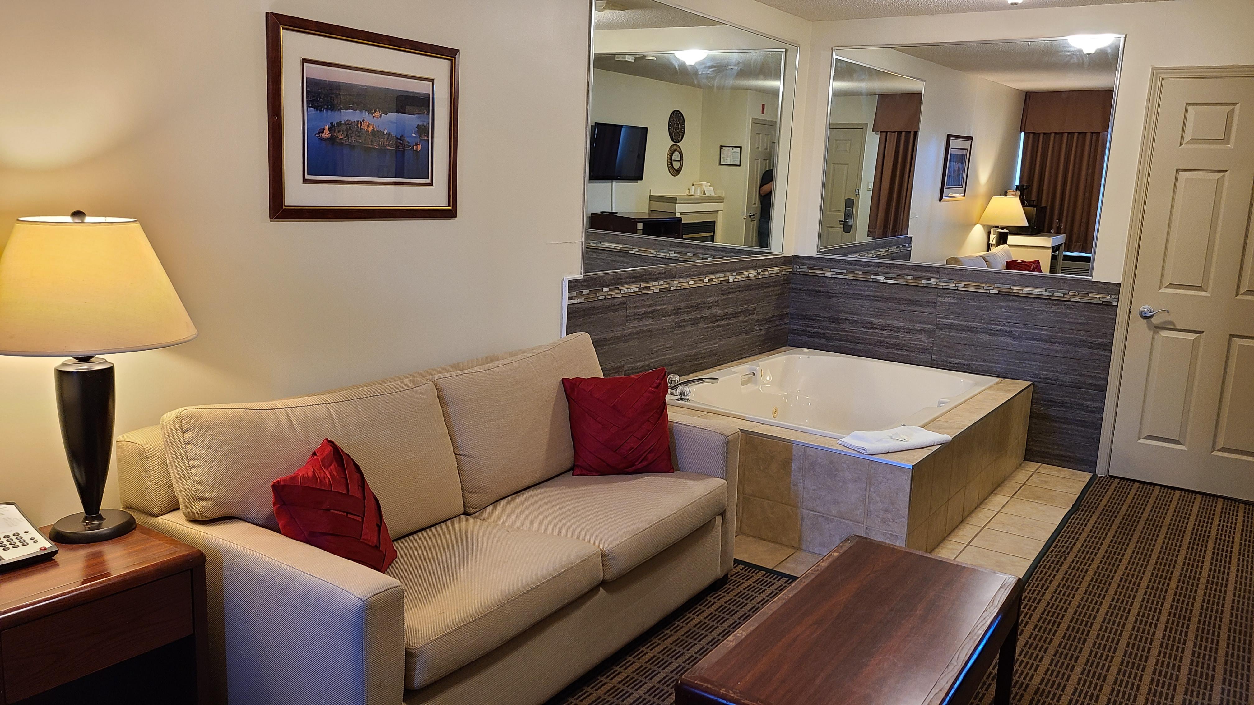 Quality Inn & Suites 1000 Islands Gananoque Bagian luar foto