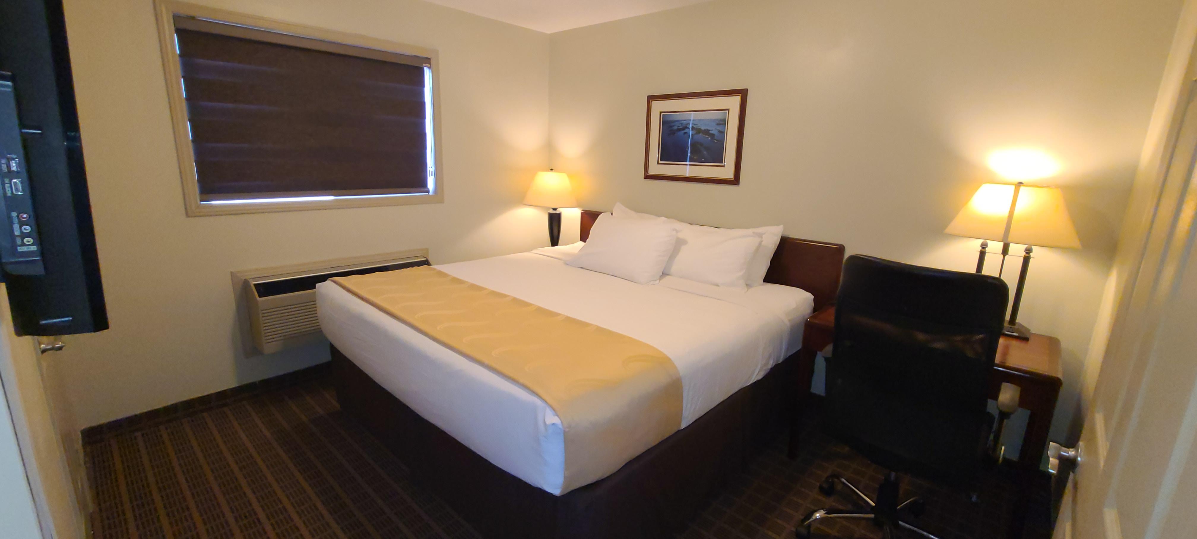 Quality Inn & Suites 1000 Islands Gananoque Bagian luar foto