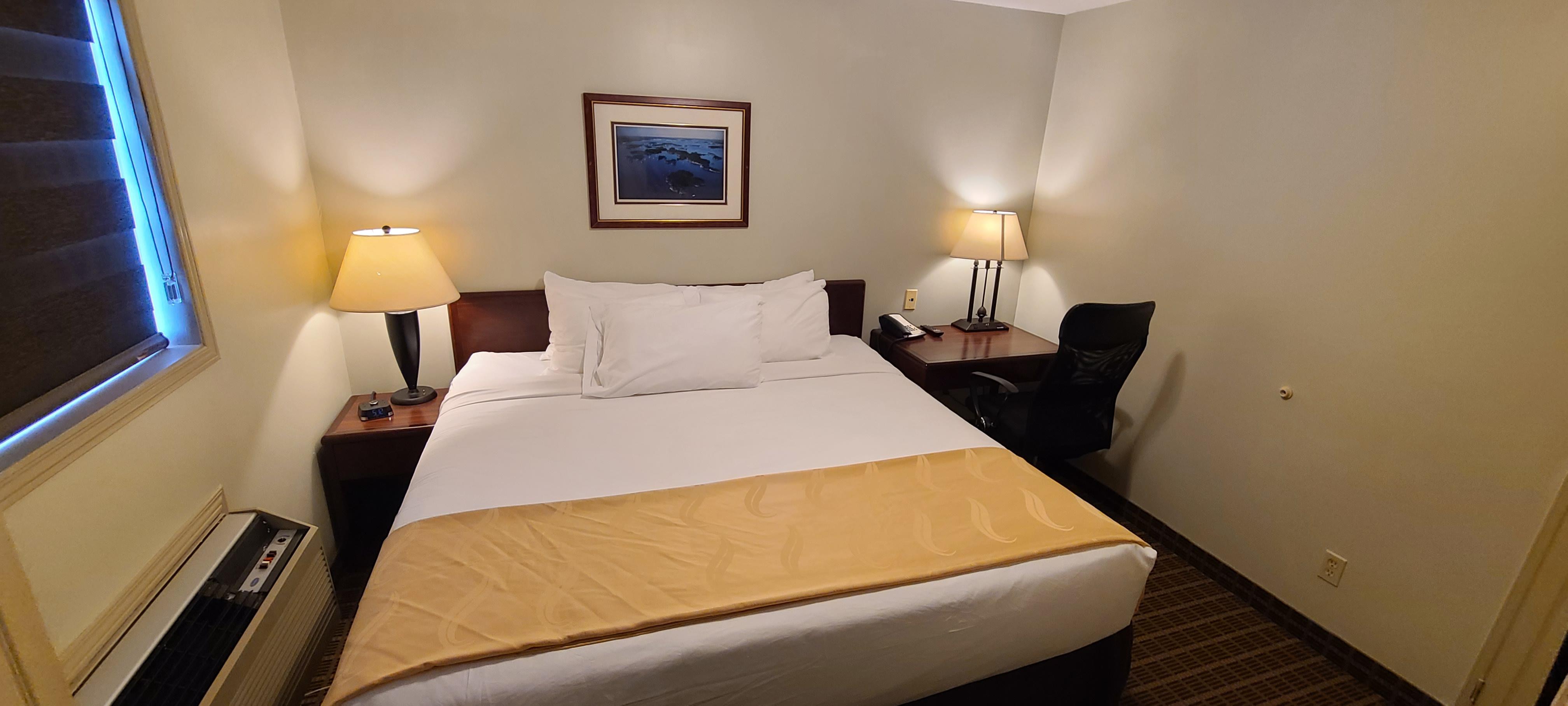 Quality Inn & Suites 1000 Islands Gananoque Bagian luar foto