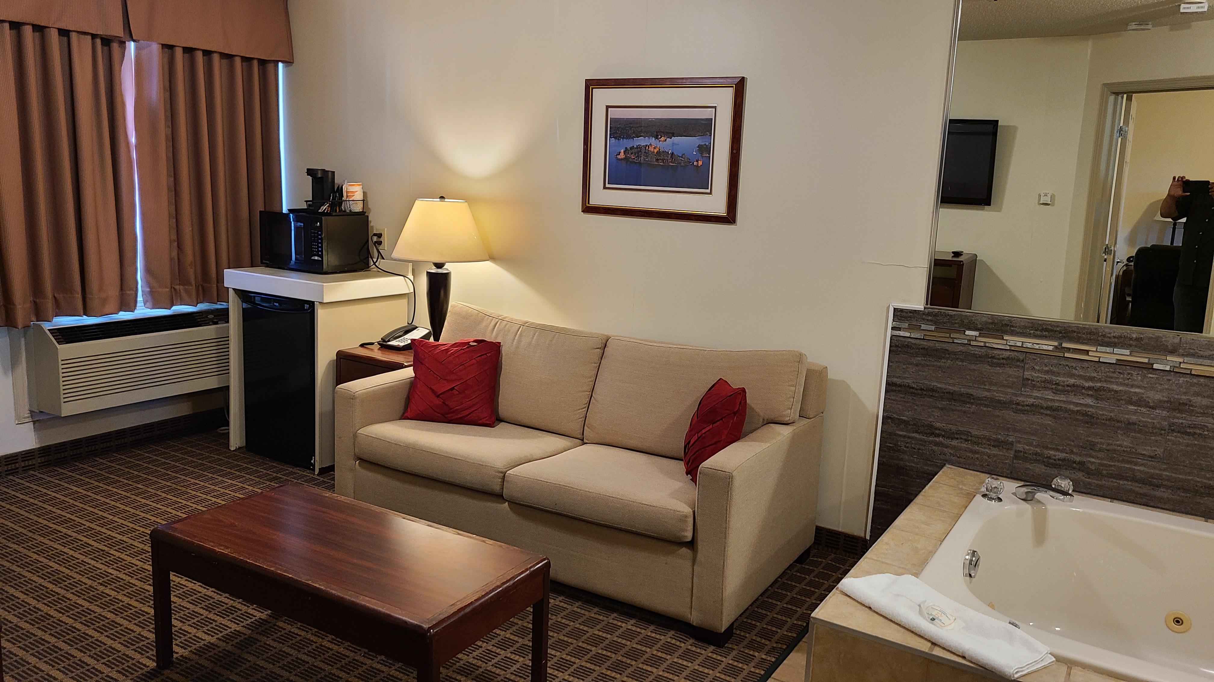 Quality Inn & Suites 1000 Islands Gananoque Bagian luar foto