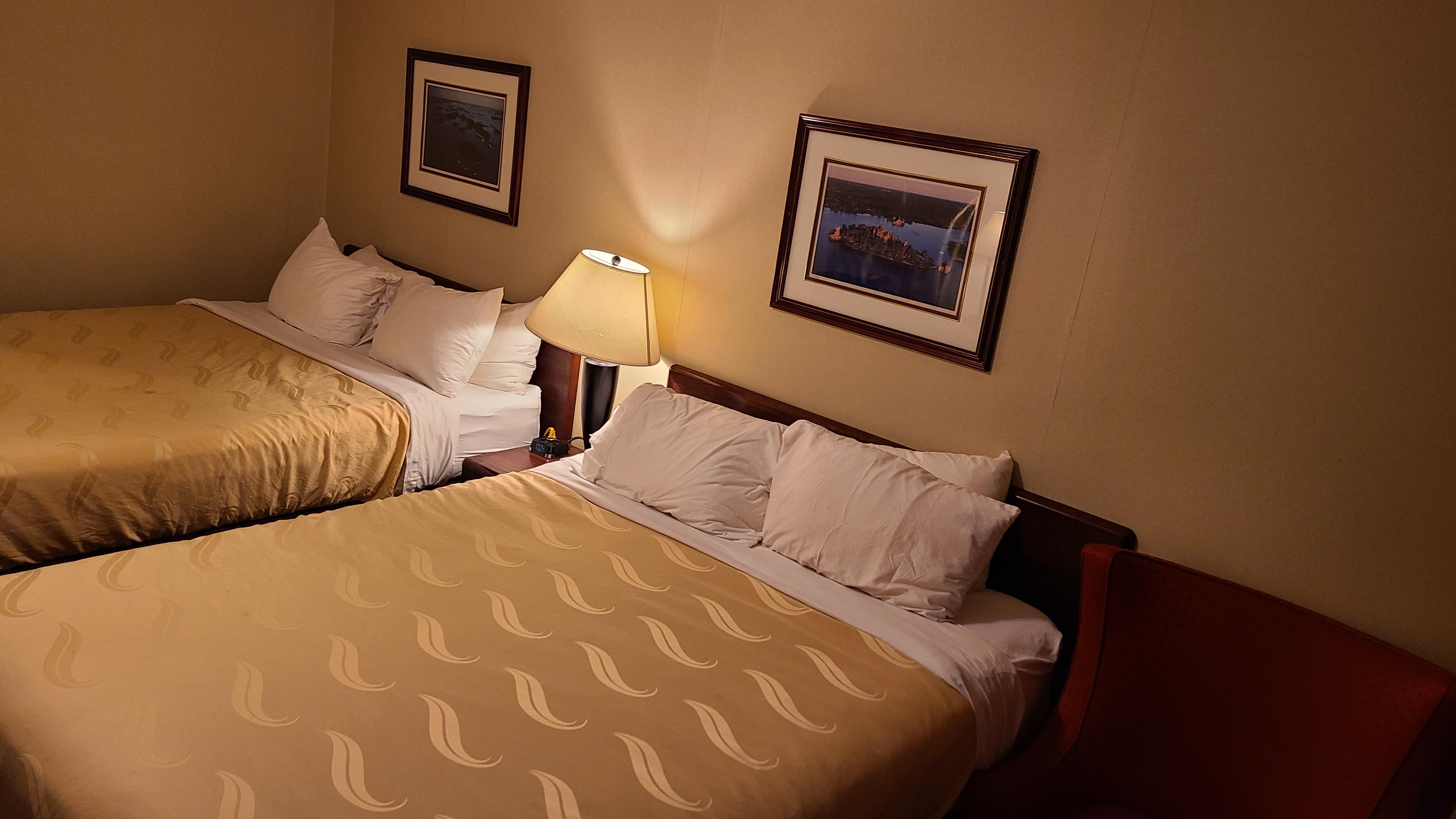 Quality Inn & Suites 1000 Islands Gananoque Bagian luar foto