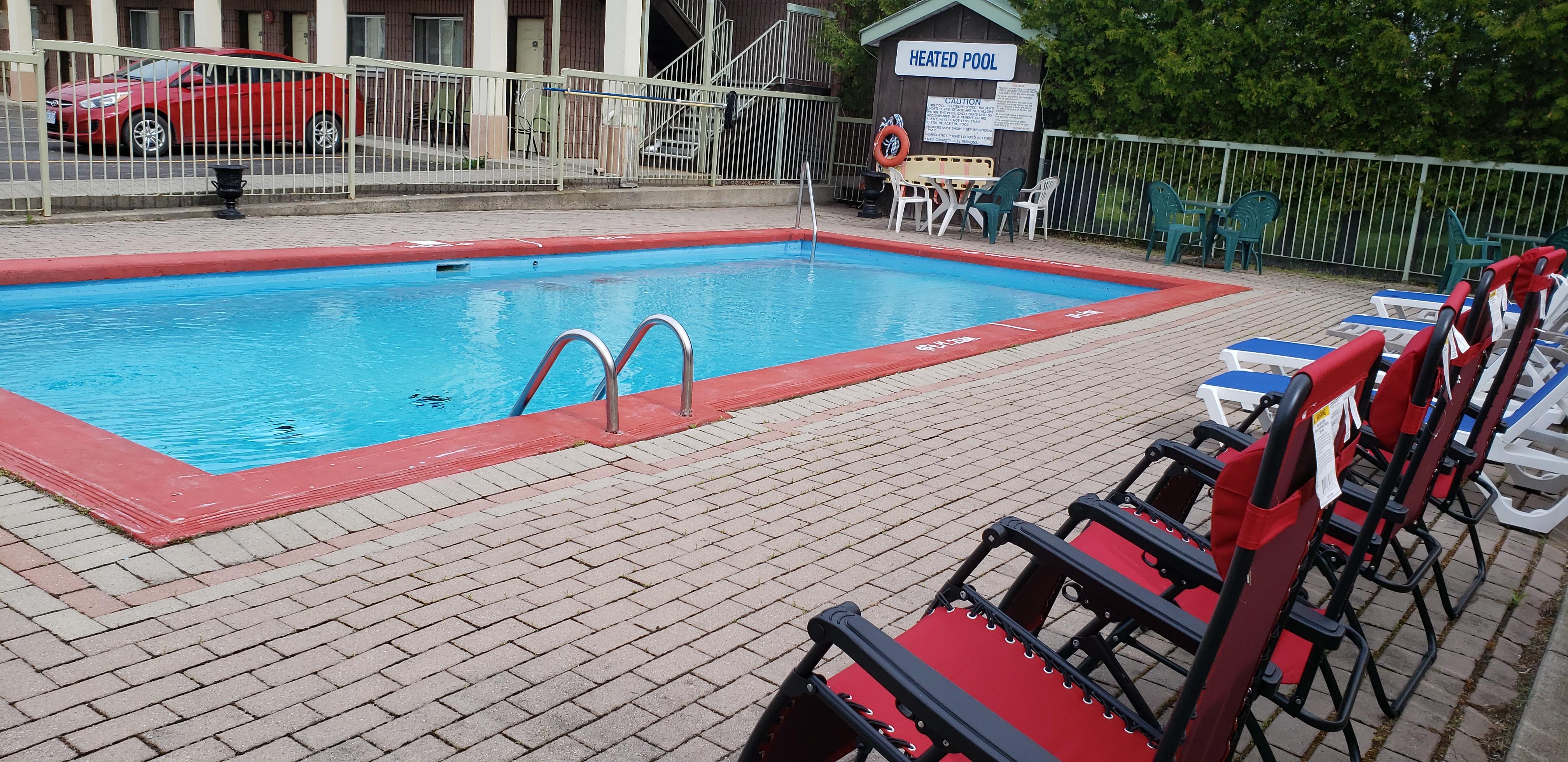 Quality Inn & Suites 1000 Islands Gananoque Bagian luar foto