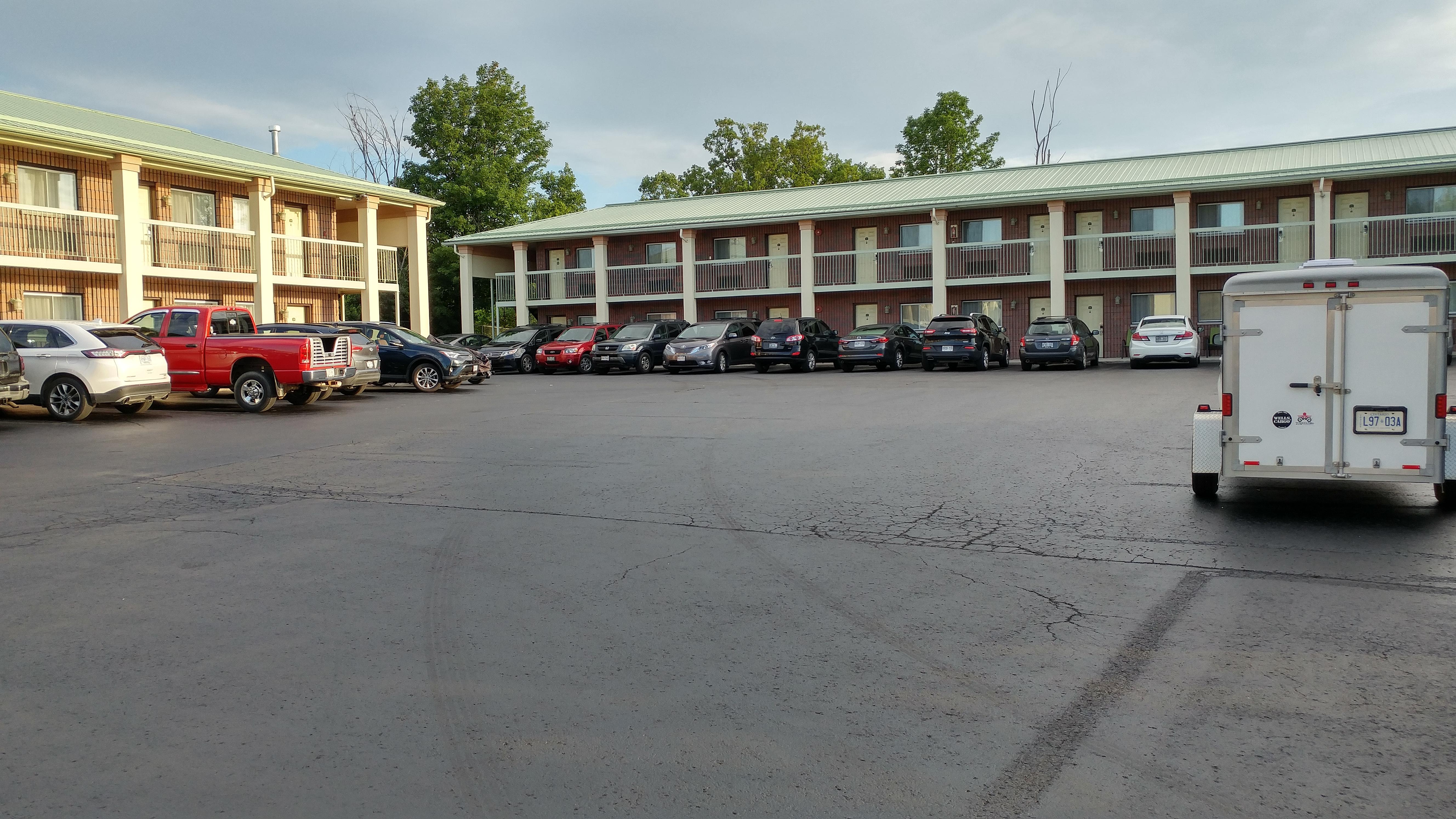 Quality Inn & Suites 1000 Islands Gananoque Bagian luar foto